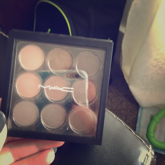 MACnificent me eyeshadow palette