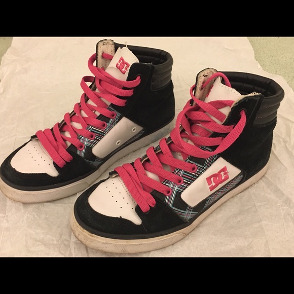 Shoes - Picture 2 of 3