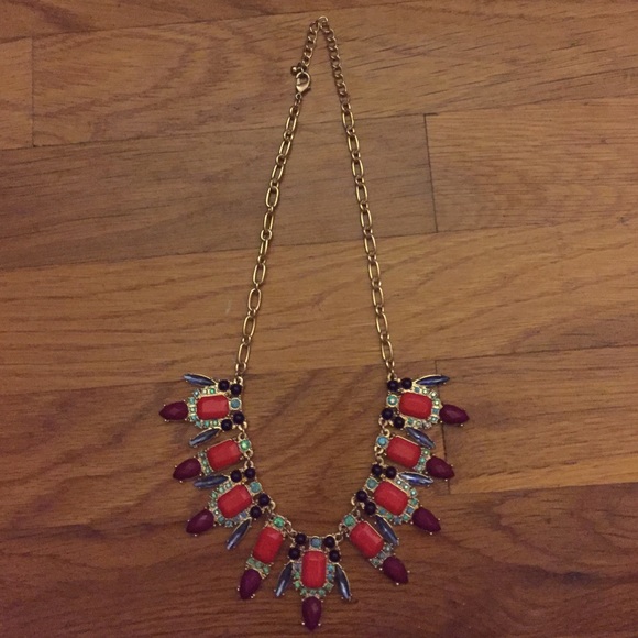 beautiful colorful statement necklace!