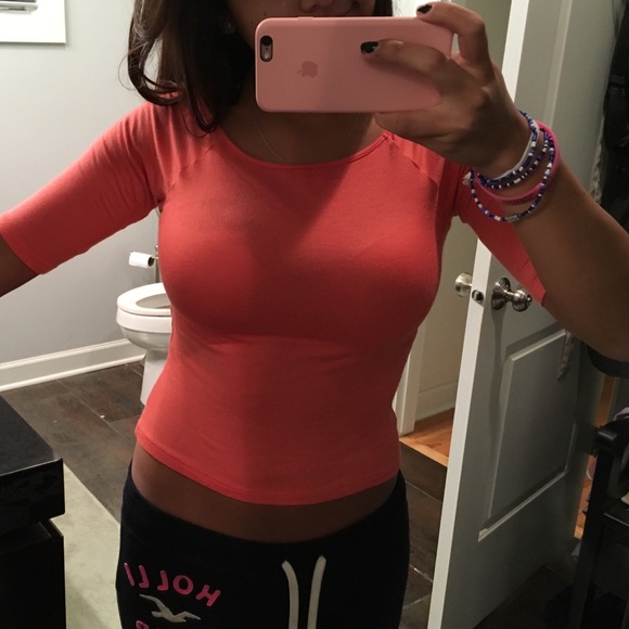 3/4 sleeve salmon top!!