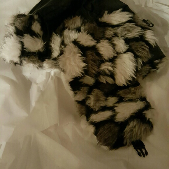 BLACK PLEATHER & IMITATION FUR