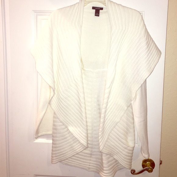 Reduced Alfani -  Cream colored cardigan