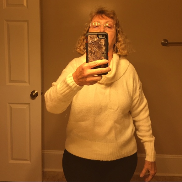 Michael Kors Sweaters - NWT Michael Kors sweater in Cream authentic