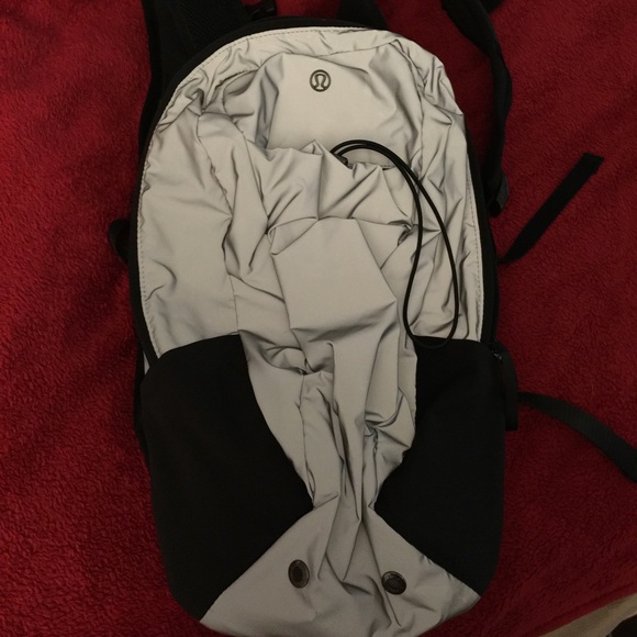 ❌sold❌Lululemon ALL REFLECTIVE Run From Work - Picture 3 of 4