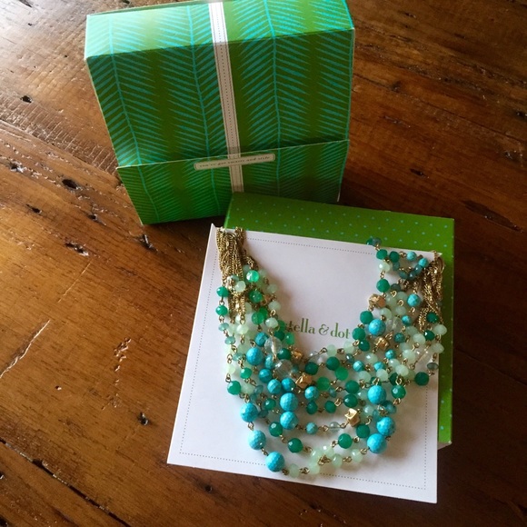 Stella and Dot Maldives Statement Necklace