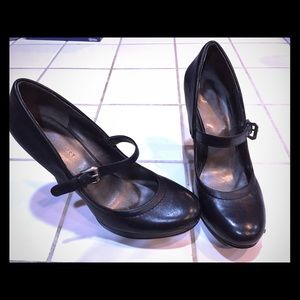 Black Nine West Mary Jane Heels