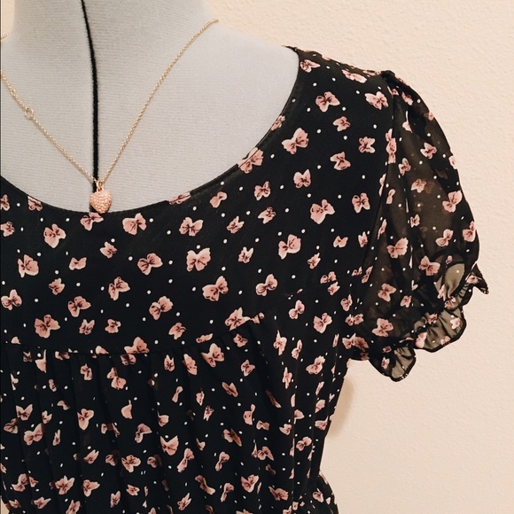 ruffled bow pattern dress, size small - Picture 2 of 2