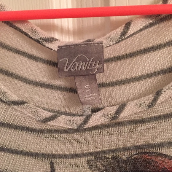 T-Shirt - Picture 4 of 4