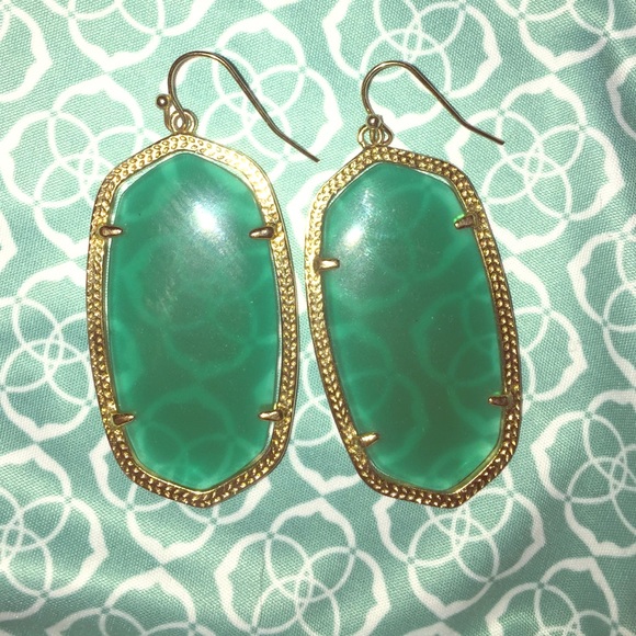 Kendra Scott Danielle Earrings in Emerald
