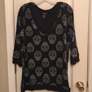 Torrid Skull Shirt - Size 0 - Never worn