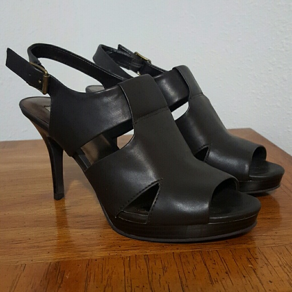 🔴 Simply Vera Wang Dark Brown Platform