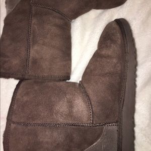 Chestnut Ugg boots
