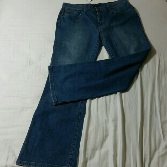 NEW WOMEN'S BCBG STRETCH BLUE JEANS BOOTCUT SIZE 1