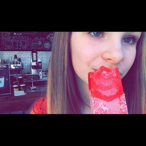 Meet your Posher, Hannah