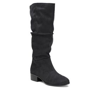 NEVER WORN black suede boots