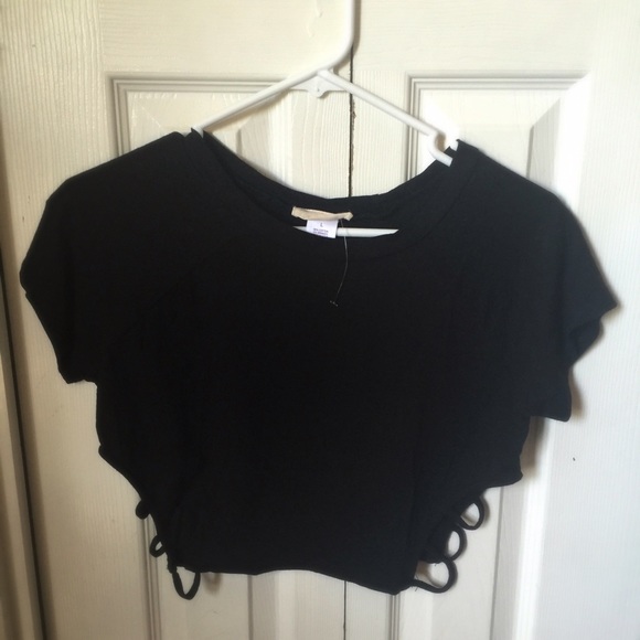 Crop Top Side Cut - Picture 2 of 4