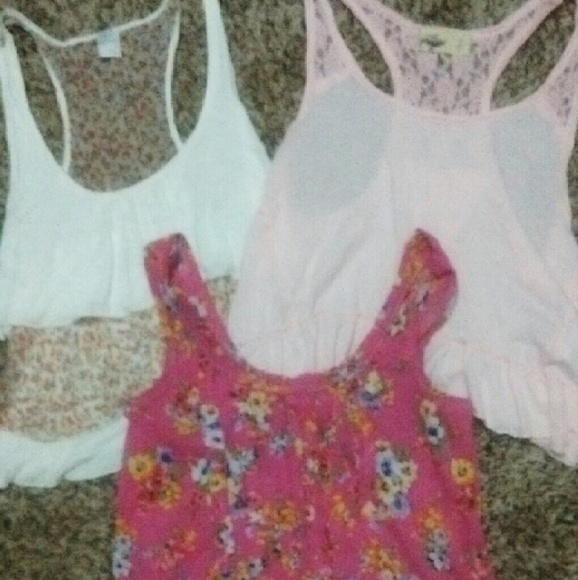 Bundle! Hollister aero and kirra tanks