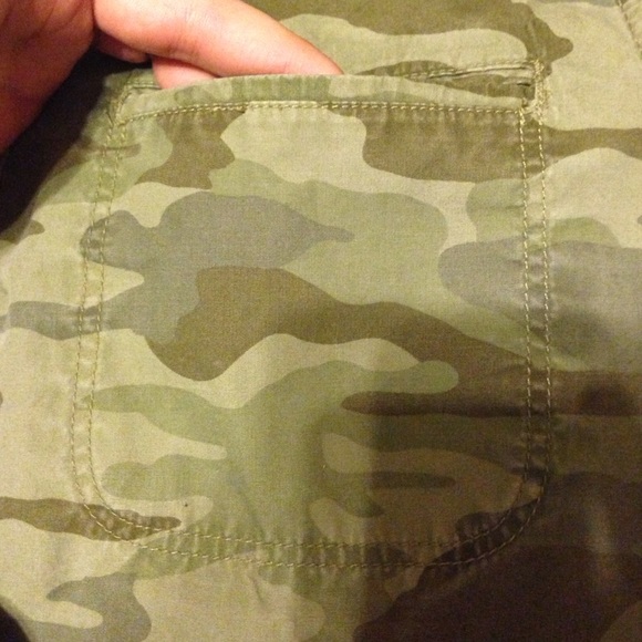 Men's small camouflage button down shirt - Picture 3 of 4