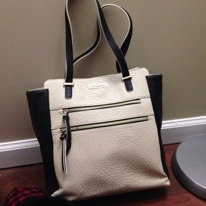 New Kenneth Cole Reaction Handbag