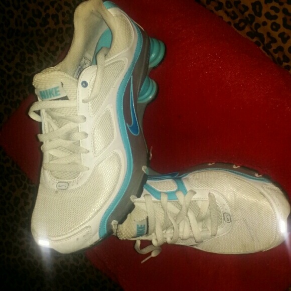 Woman's Nike Shocks