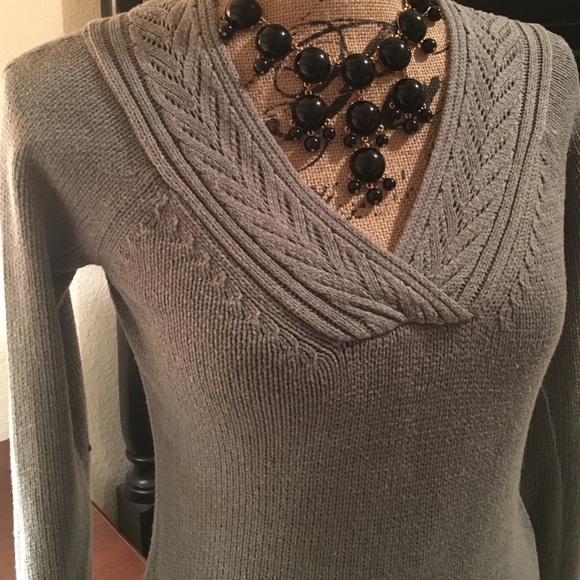 LOFT, Gray V-Neck Sweater - Picture 2 of 4