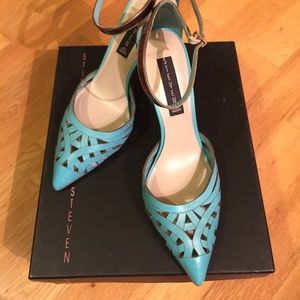 Majistic blue leather heels Steve Madden