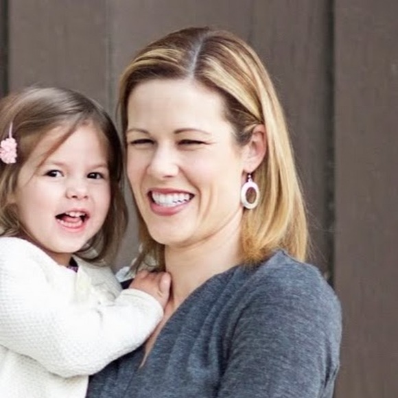 Meet your Posher, Valarie - Picture 1 of 1