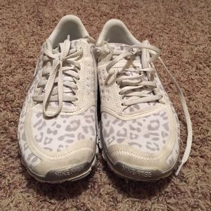 Cheetah Print white Nike Free 5.0