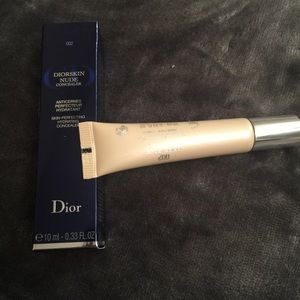 Brand new Dior hydrating concealer 002