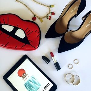 Black cutout pumps/heels