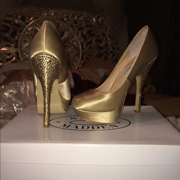 Heels - Picture 2 of 2