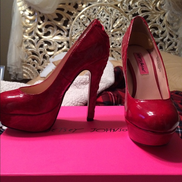 Shoes/heels