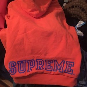 Supreme hood very clean