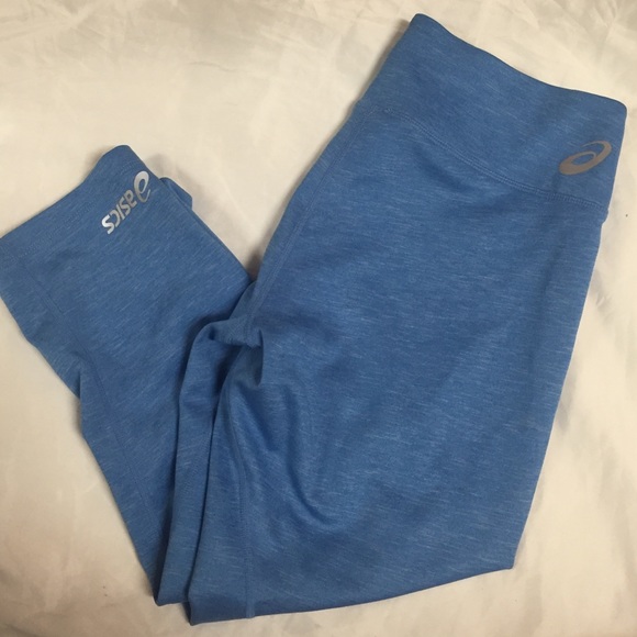 Blue athletic spandex capris leggings