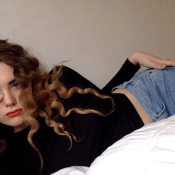 Meet your Posher, Claire - Picture 2 of 4