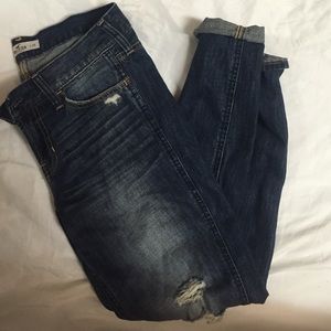 Hollister destroyed boyfriend jeans