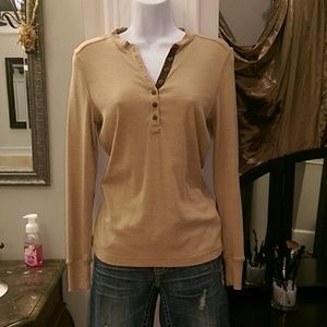 Long sleeve T-Shirt.