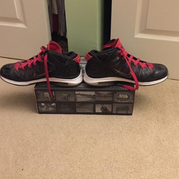 Lebron James VII 7.5 shoes - Picture 2 of 3