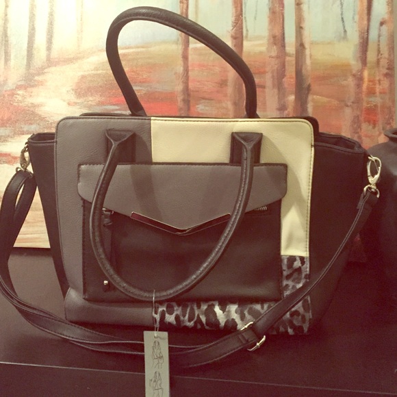New purse with tags!!