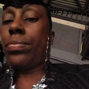 Meet your Posher, Ebony