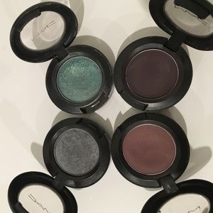 Set of MAC COSMETICS eyeshadows