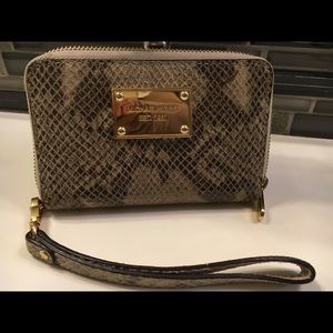 Authentic Michael Kors wristlet