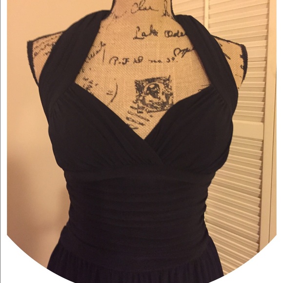 Dresses & Skirts - Bring out the inner Marilyn in YOU in  this LBD