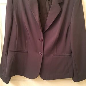 Two piece gray business suit🌟