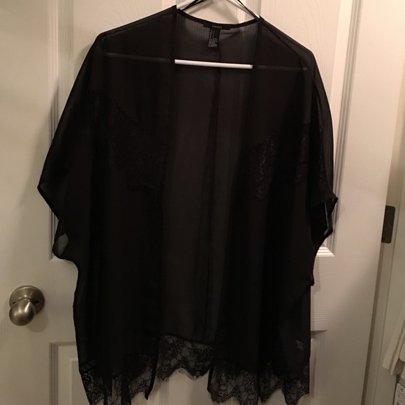 Lace kimono