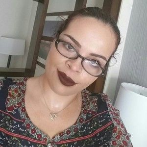 Meet your Posher, Roxana