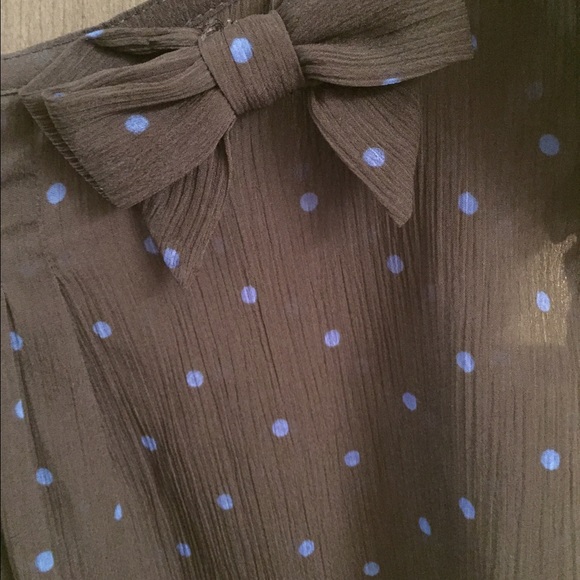 Hollister T - Picture 3 of 4