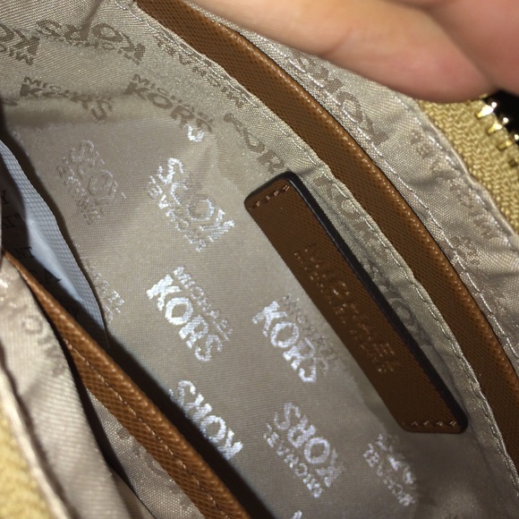 MK Handbag - Picture 4 of 4