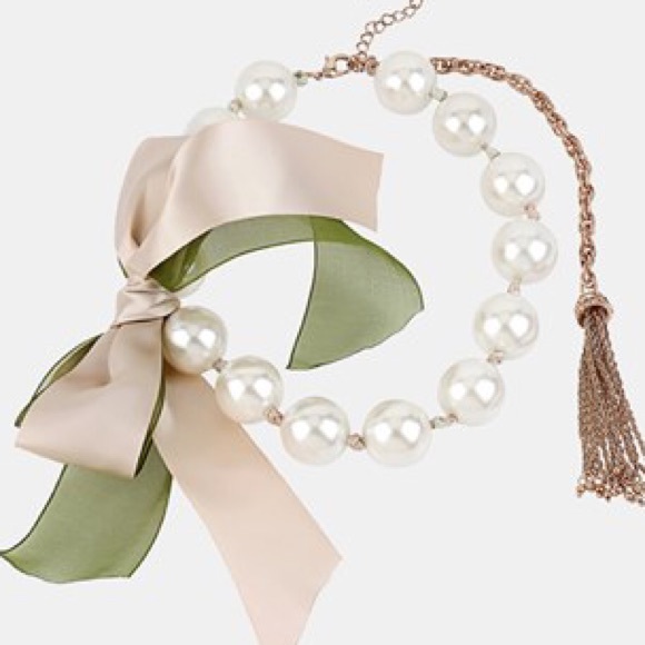 Betsey Johnson Vintage Bow Pearl Ribbon Necklace