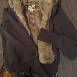Faux fur lined hoodie. Gray. Forever 21